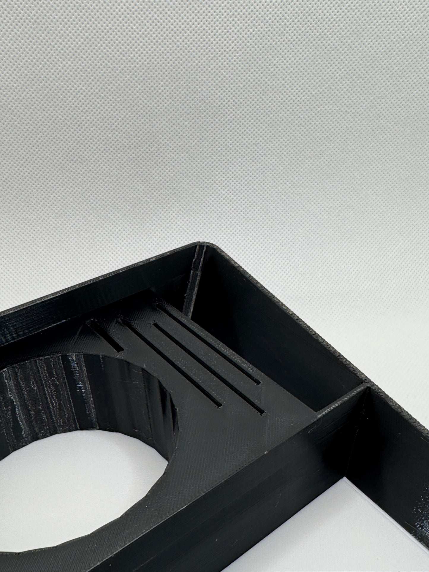 Getränkehalter/Ablagebox Dacia Spring (3 Ladekarten/1Münze/1Handy/1Geldbeutel)|3dPrints4Vans