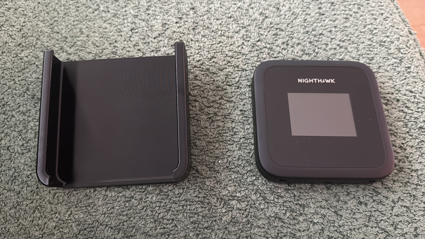Router Halterung für Netgear Nighthawk M3(MH3150) zum Einhängen Camper Van Wohnmobil Wohnwagen LTE 4G 5G WLAN