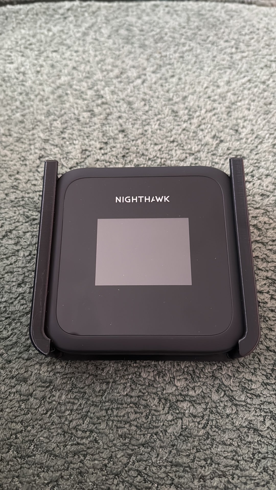 Router Halterung für Netgear Nighthawk M3(MH3150) zum Einhängen Camper Van Wohnmobil Wohnwagen LTE 4G 5G WLAN
