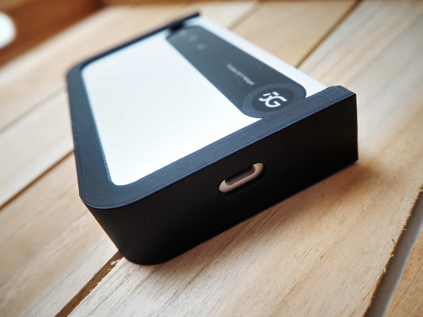 Router Halterung für ZTE U50 – zum Schrauben oder Kleben, Wohnmobil & Camper Router Halter, 5G WLAN stabile Befestigung