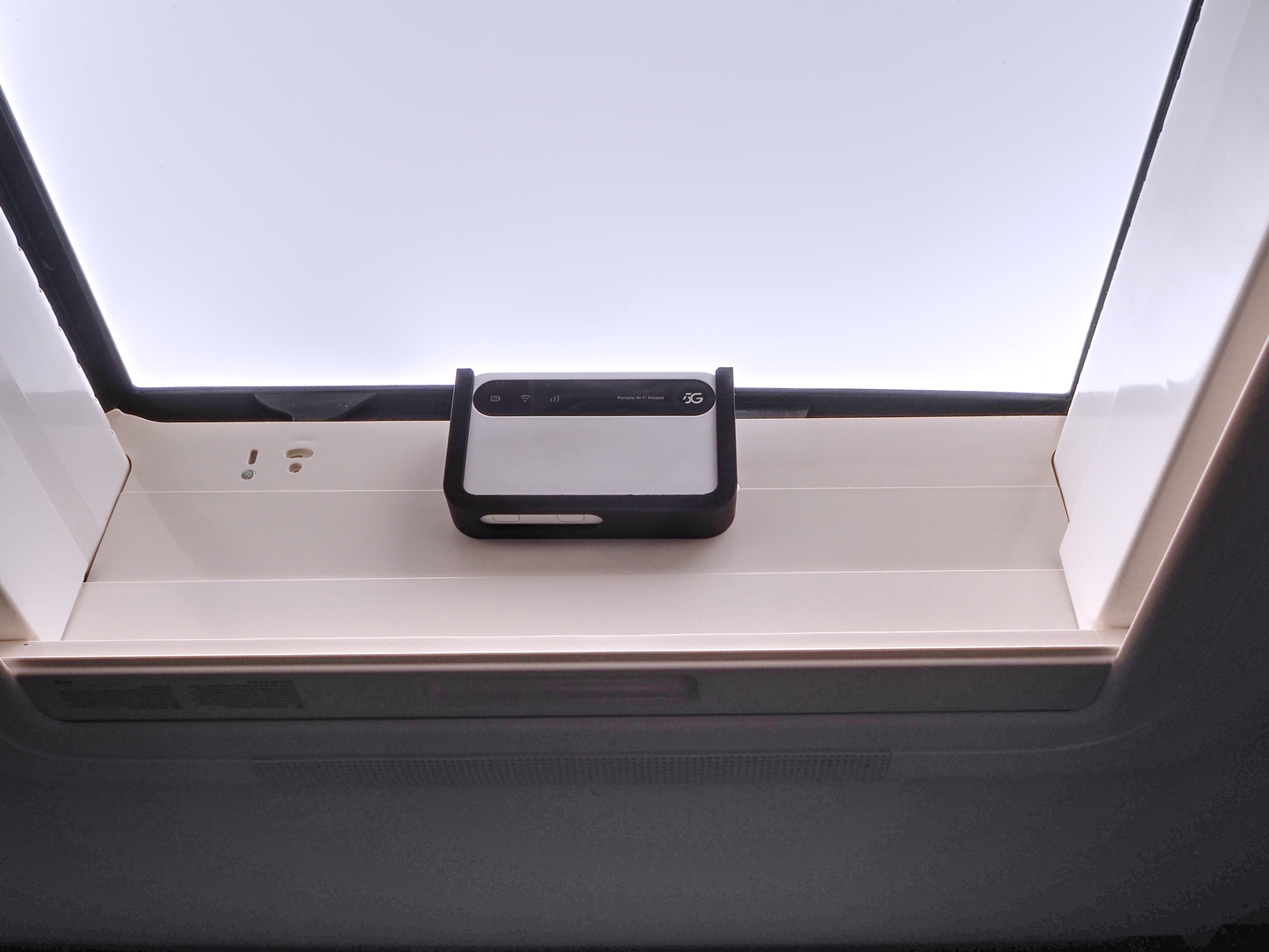 Router Halterung für ZTE U50 – zum Einhängen ohne Bohren, Router Halter Wohnmobil Camper Van, 5G WLAN Router Halterung