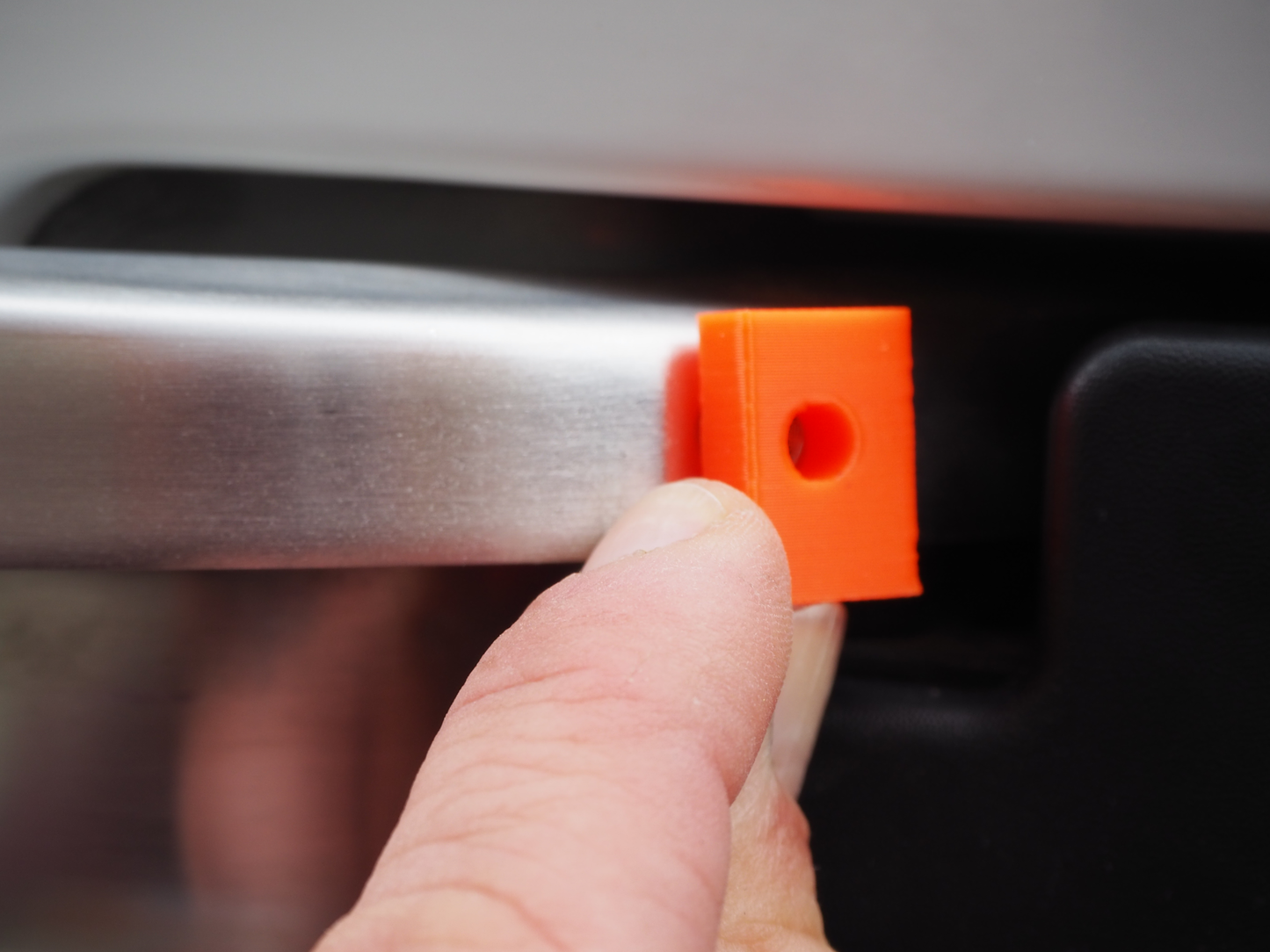 Drilling template with lock for sliding door Iveco Daily sliding door lock