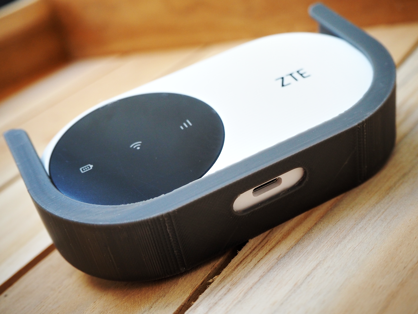 Router Halterung für ZTE U10 / U10S zum Einhängen – ohne Bohren, Wohnmobil & Camper Halter kompatibel mit ALDI Talk WLAN Router