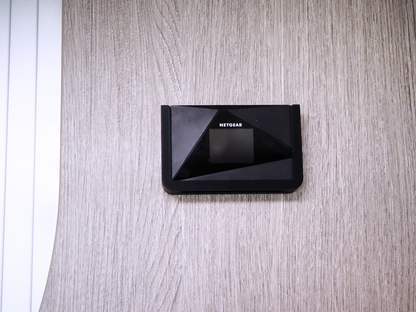 Router Halterung für Netgear AirCard 785 – Wohnmobil & Camper Befestigung zum Kleben oder Schrauben, WLAN Router Halter