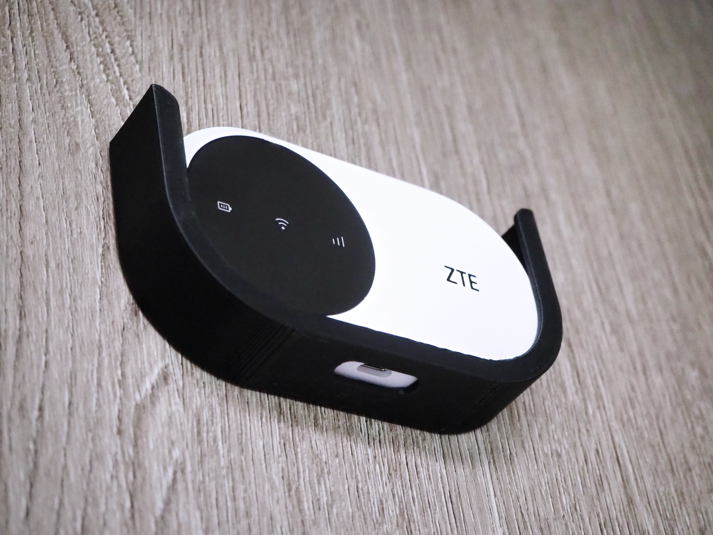Router Halterung für ZTE U10 / U10S – Wohnmobil & Camper Befestigung zum Kleben oder Schrauben, kompatibel mit ALDI Talk WLAN Router
