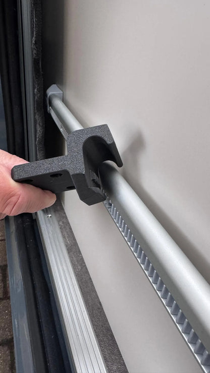 Quick-Clip holder for the dinette table in the camper van