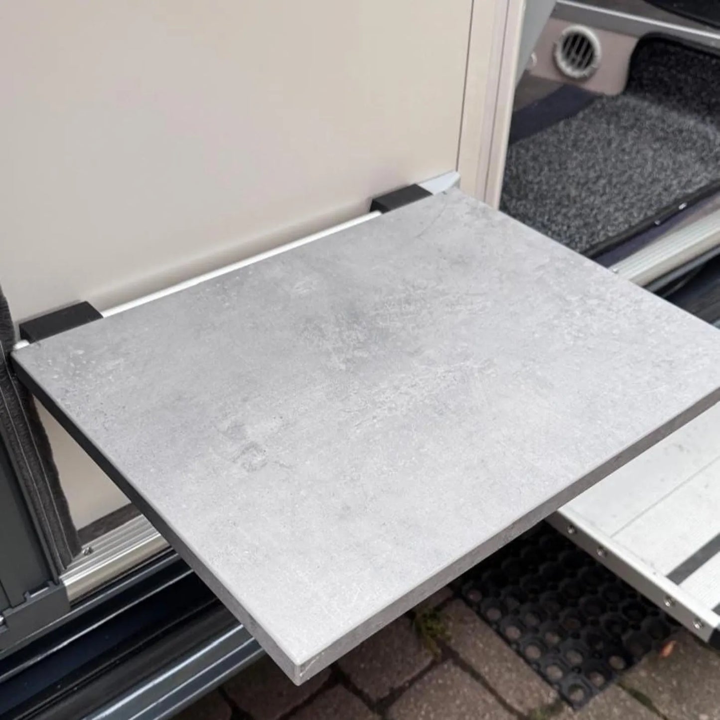 Quick-Clip holder for the dinette table in the camper van