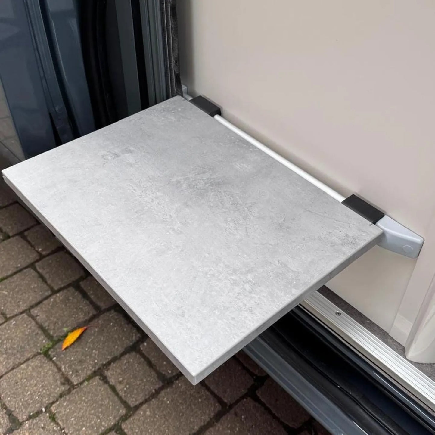 Quick-Clip holder for the dinette table in the camper van