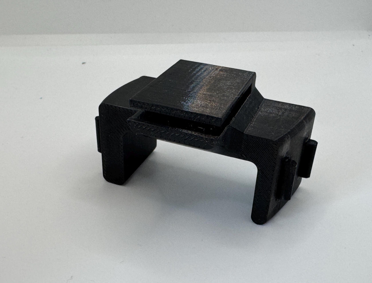 Halterung mit Lüfter passend in den Getränkehalter Fiat Ducato - Hund Kühlung|3dPrints4Vans