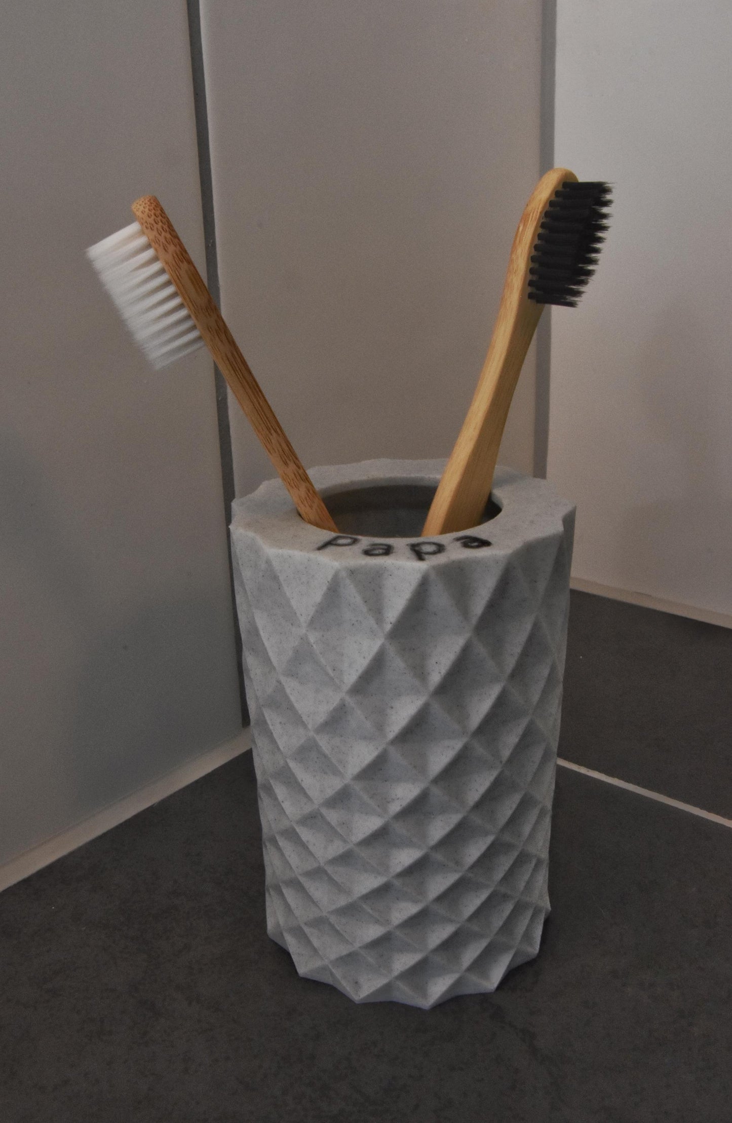 stylish toothbrush holder in structured surface with name - Personalized